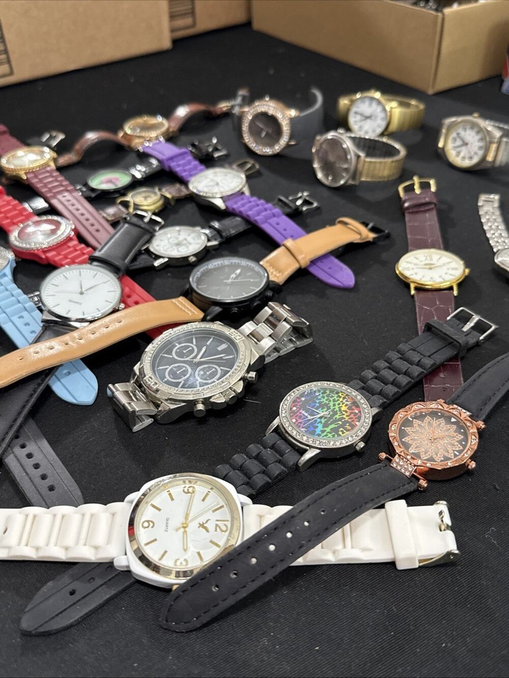 (A11) Bulk Lot 25 Watches Vintage And Modern New Batteries Fossil/Timex/AE/AK